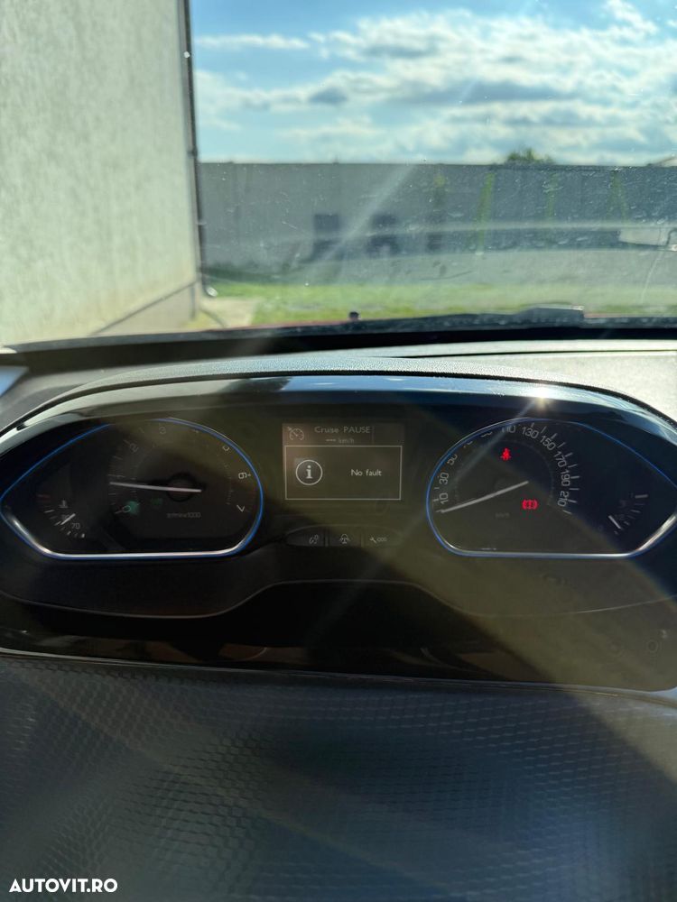 Peugeot 2008 1.2 PureTech Turbo Allure - 9