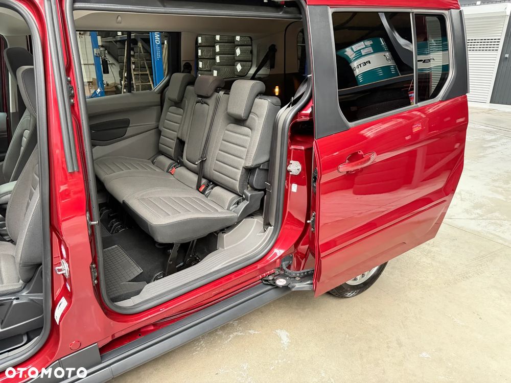 Ford Tourneo Connect Grand - 12