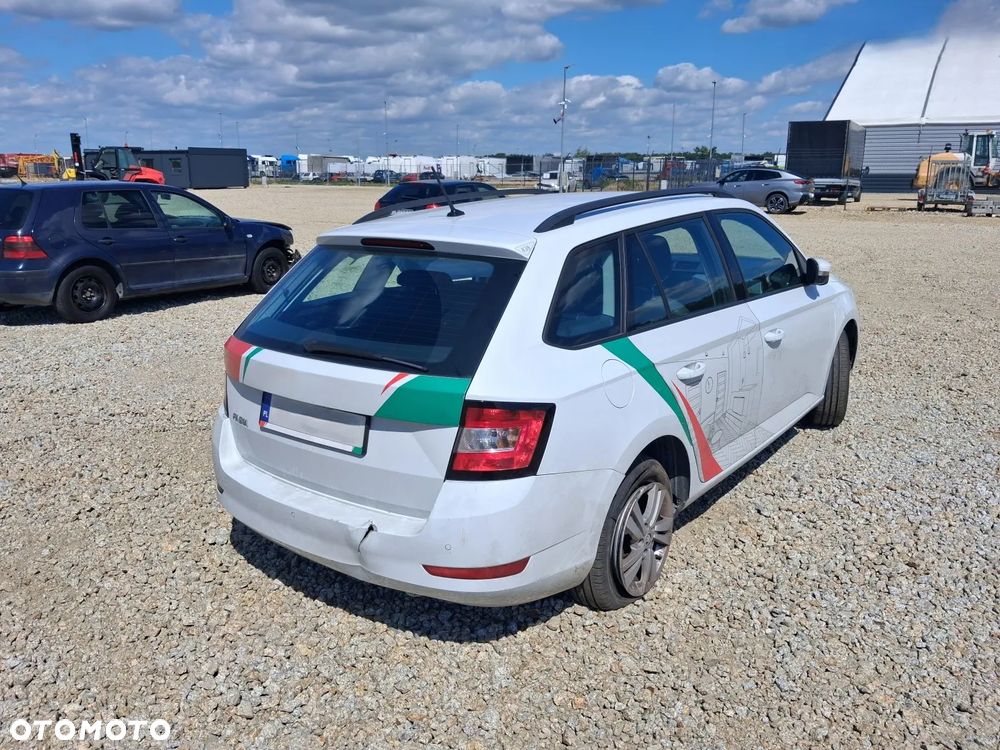 Skoda Fabia 1.0 TSI Style Color - 7