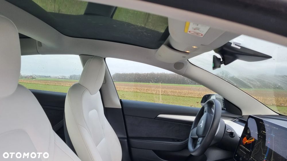 Tesla Model 3 - 28