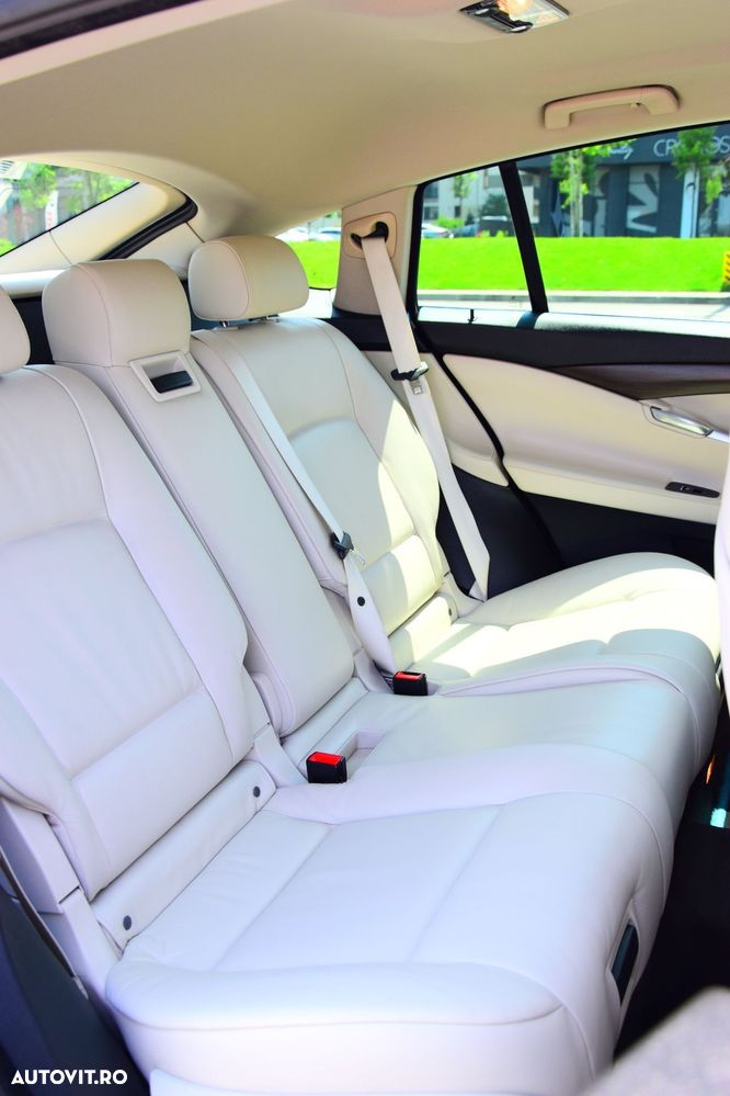 BMW Seria 5 520d - 12