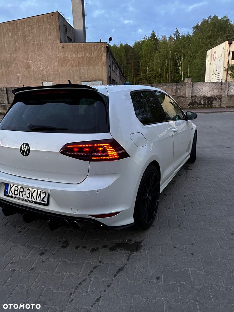 Volkswagen Golf - 6