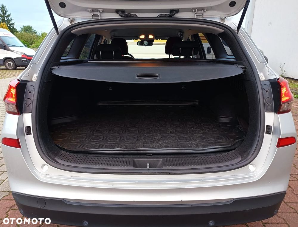 Hyundai i30 1.0 T-GDI GPF Classic + - 28