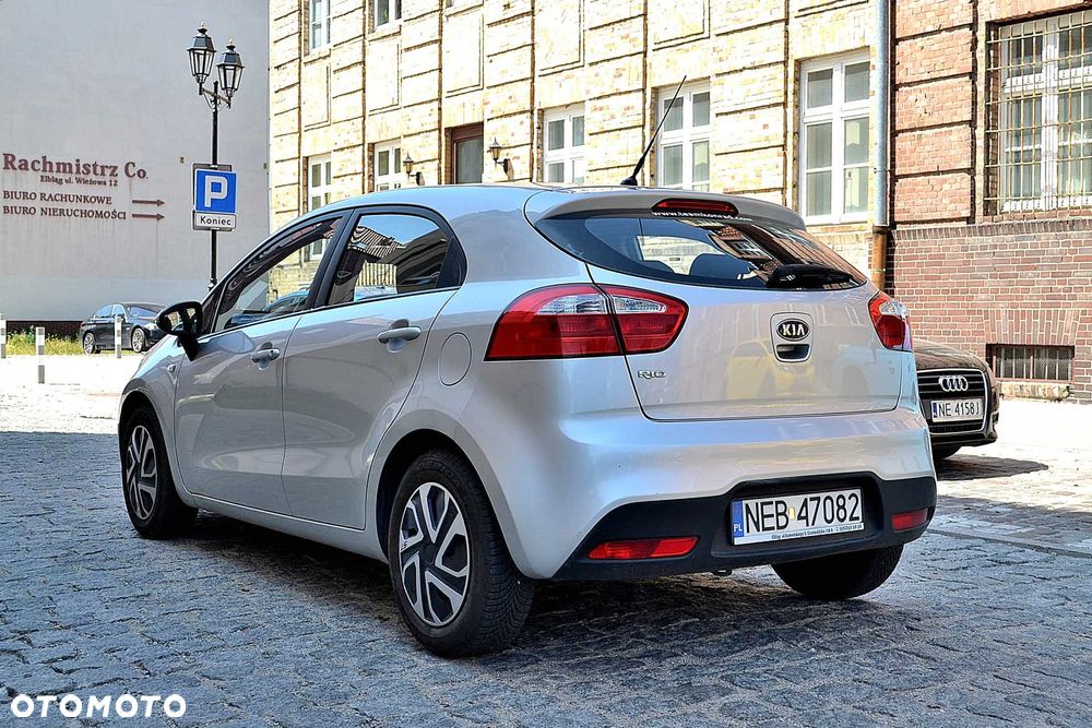 Kia Rio - 8