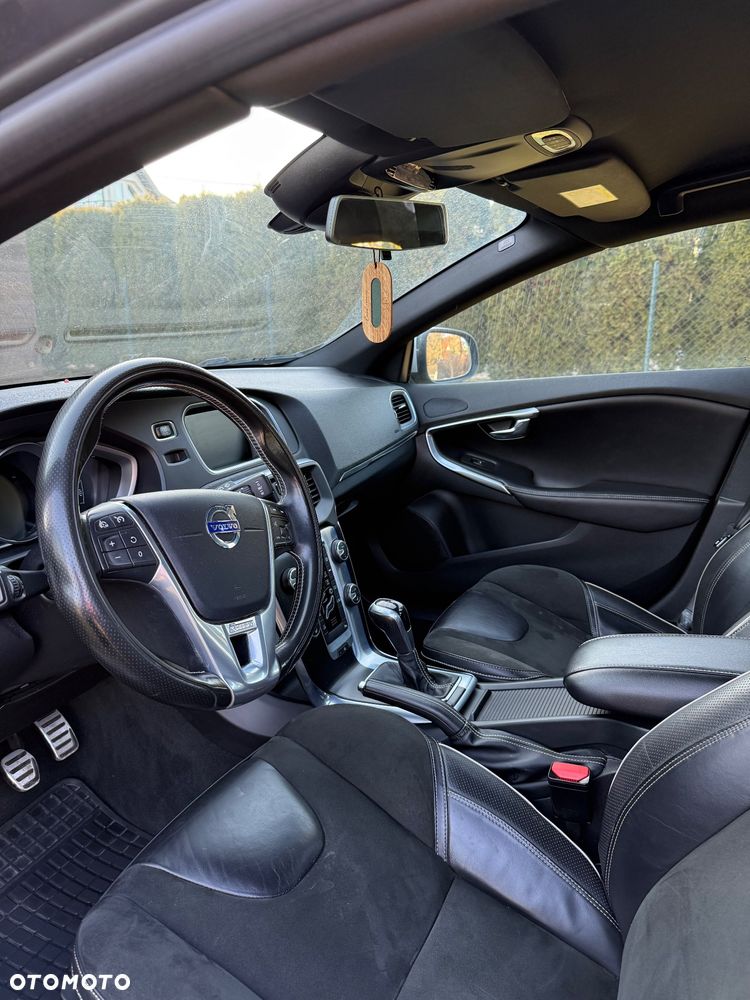 Volvo V40 D2 Drive-E R-Design Momentum - 12