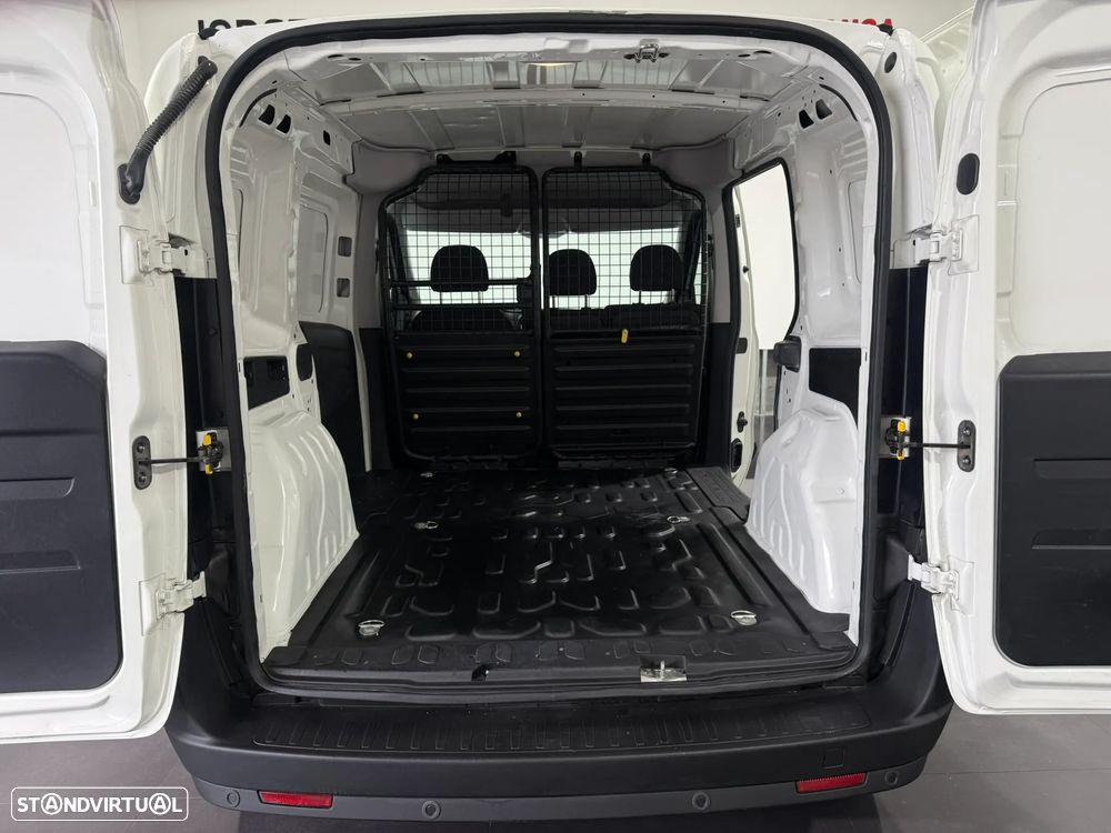 Fiat DOBLO CARGO 1.3 M-JET 95 CV - 3 LUGARES - IVA DEDUTIVÉL - 8