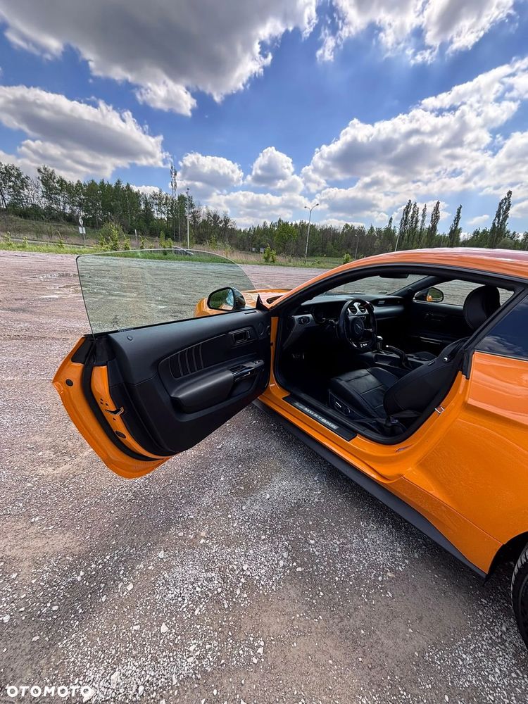 Ford Mustang - 16