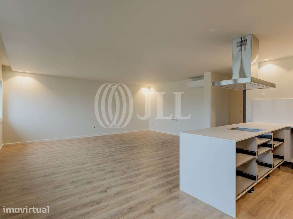 Apartamento T4 com varanda e garagem nas Antas Porto - Grande imagem: 4/32