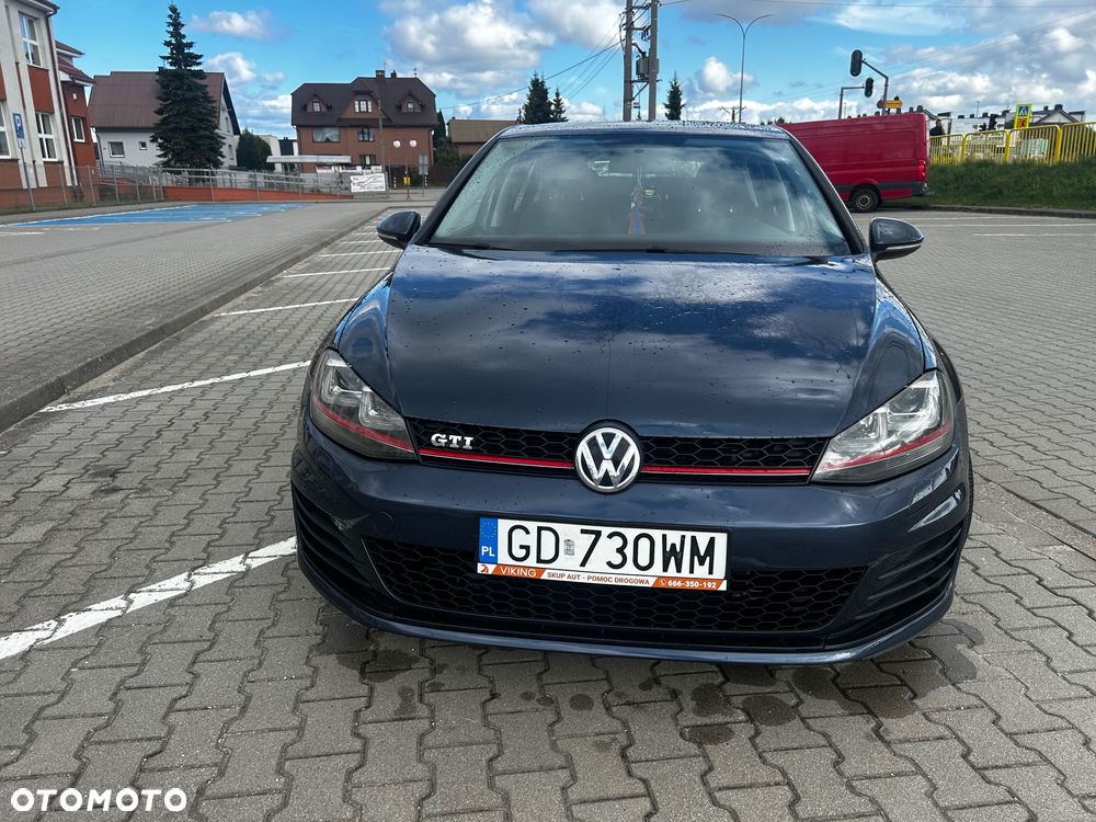 Volkswagen Golf - 4