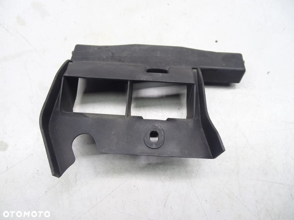 Mercedes E W212 Uchwyt mocowanie grilla atrapy 2128850236 - 2