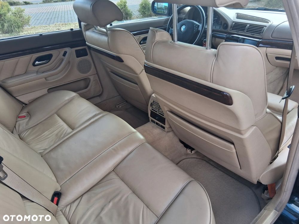 BMW Seria 7 - 17