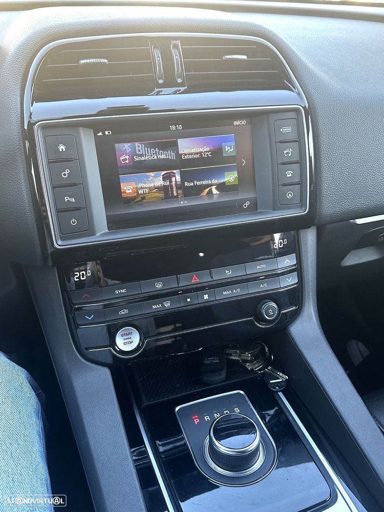 Jaguar F-Pace 20d AWD Aut. Prestige - 8