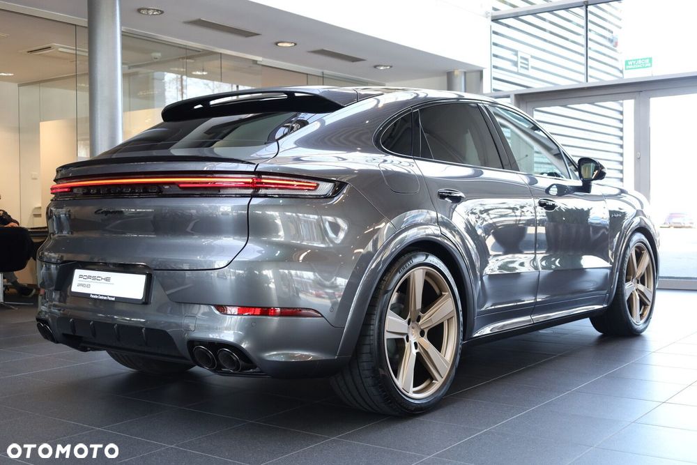 Porsche Cayenne - 4