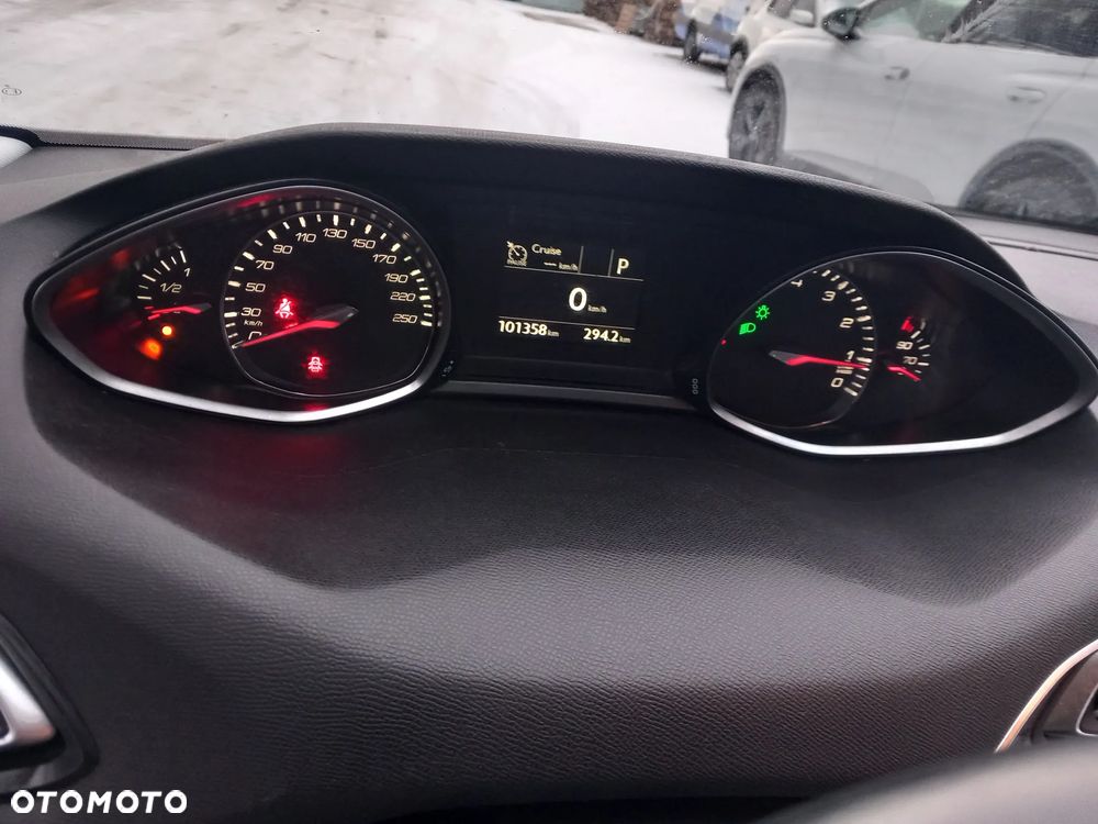 Peugeot 308 1.2 PureTech Allure S&S EAT6 - 10