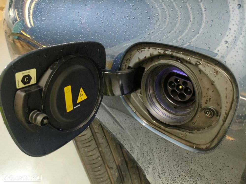 Volvo XC 60 2.0 T6 PHEV Core AWD - 12