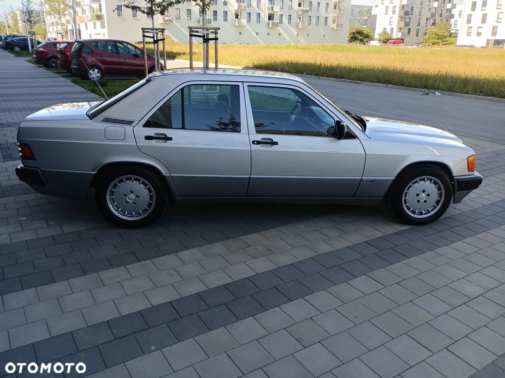 Mercedes-Benz W201 (190) - 6