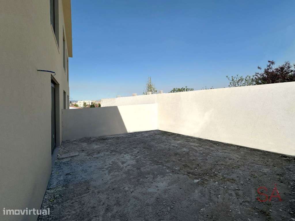 Apartamento T2 novo com logradouro e lugar de garagem em Ferreiros ... - Grande imagem: 4/24