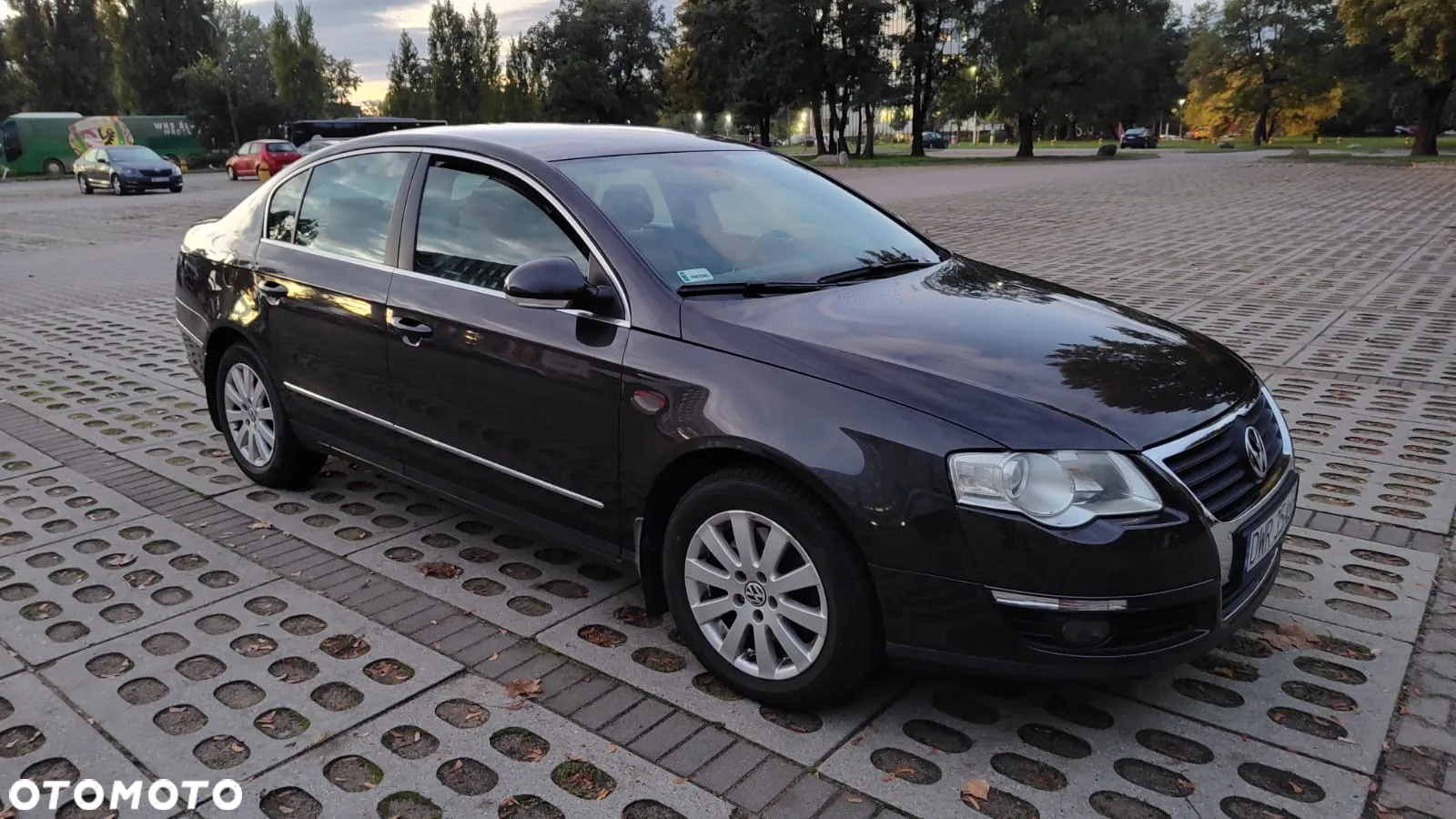 Volkswagen Passat 2.0 TDI Comfortline - 11