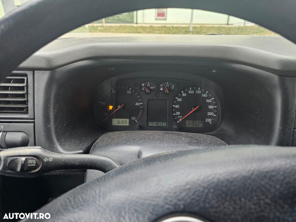 Volkswagen Caravelle - 6