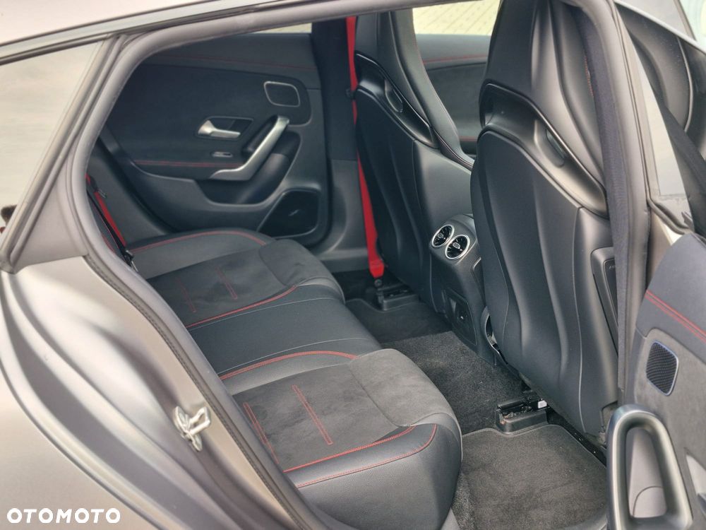 Mercedes-Benz CLA AMG 45 S 4-Matic+ 8G-DCT - 16