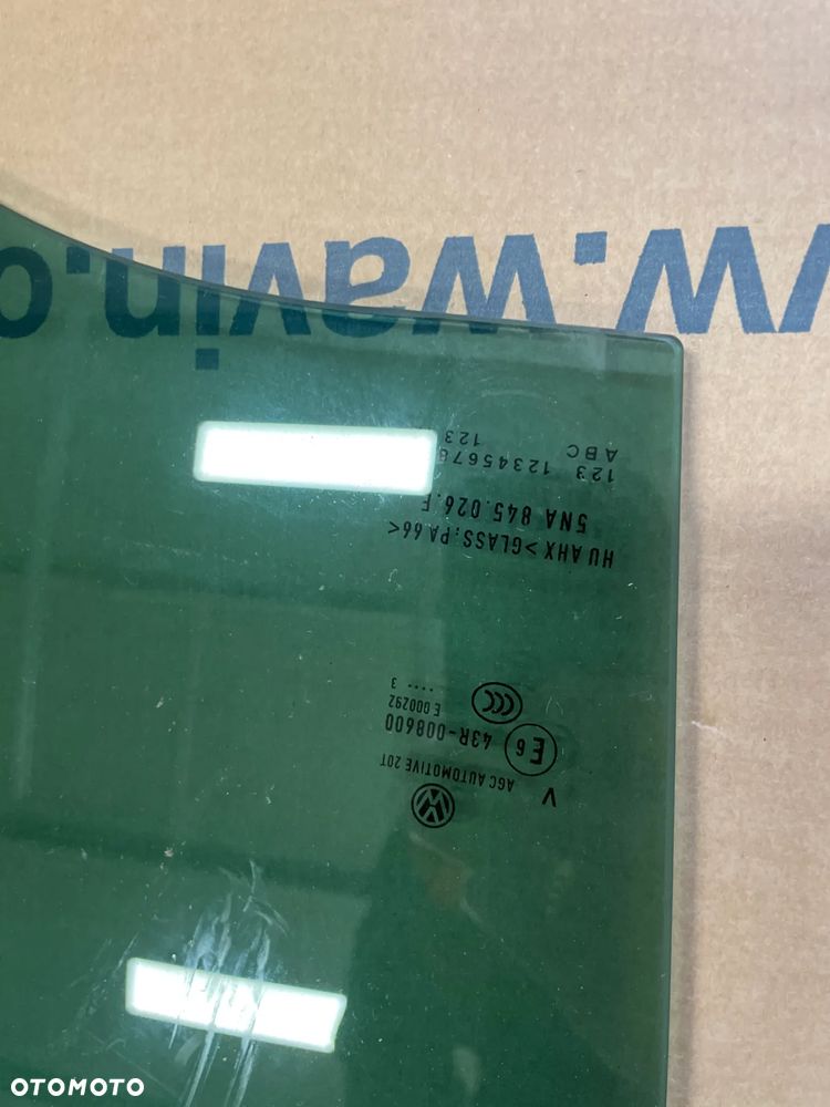 VW TIGUAN II szyba drzwi lewy prawy TYŁ DYMIONA 5NA845025E 5NA845026E  2023 ROK - 3