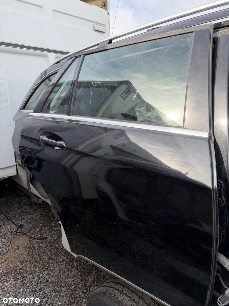Mercedes E Klasa W212 2,2 CDI LIFT drzwi tył prawe 197 - 1