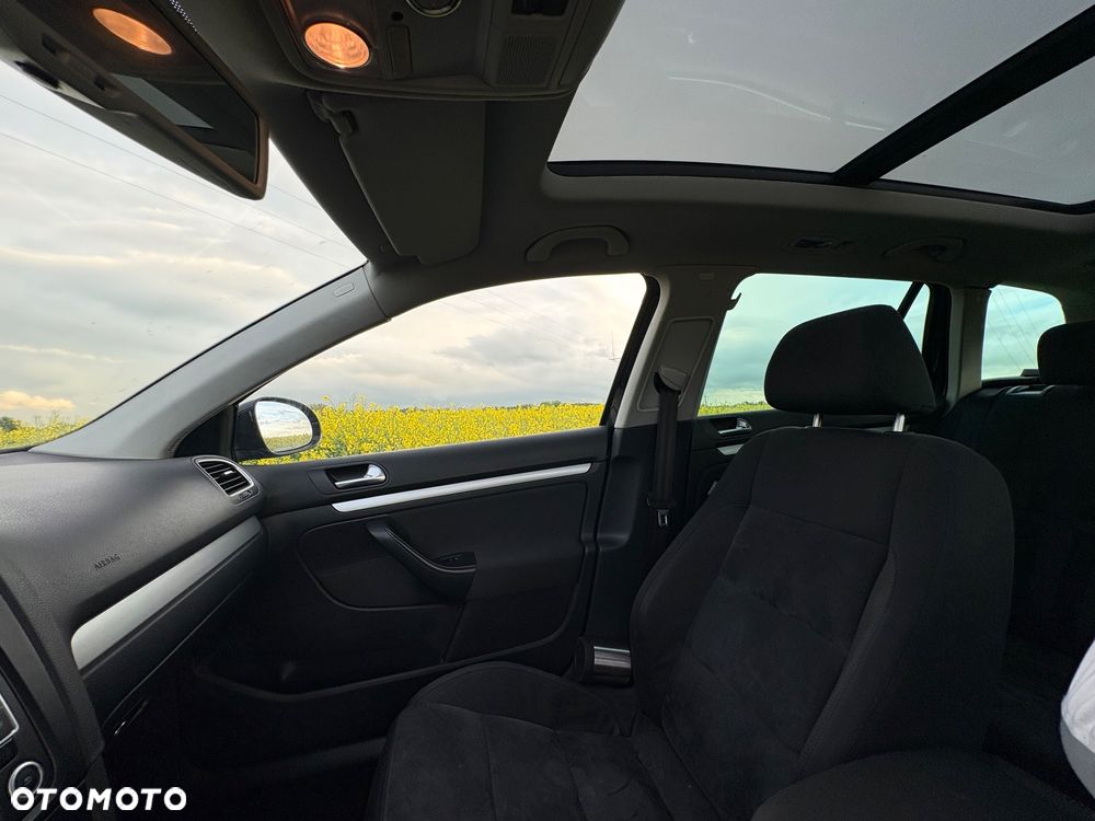 Volkswagen Golf 2.0 TDI DPF Highline - 14