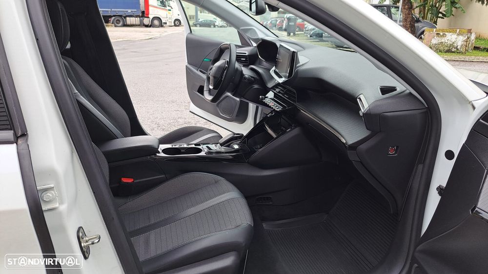 Peugeot e-208 50 kWh Allure - 33