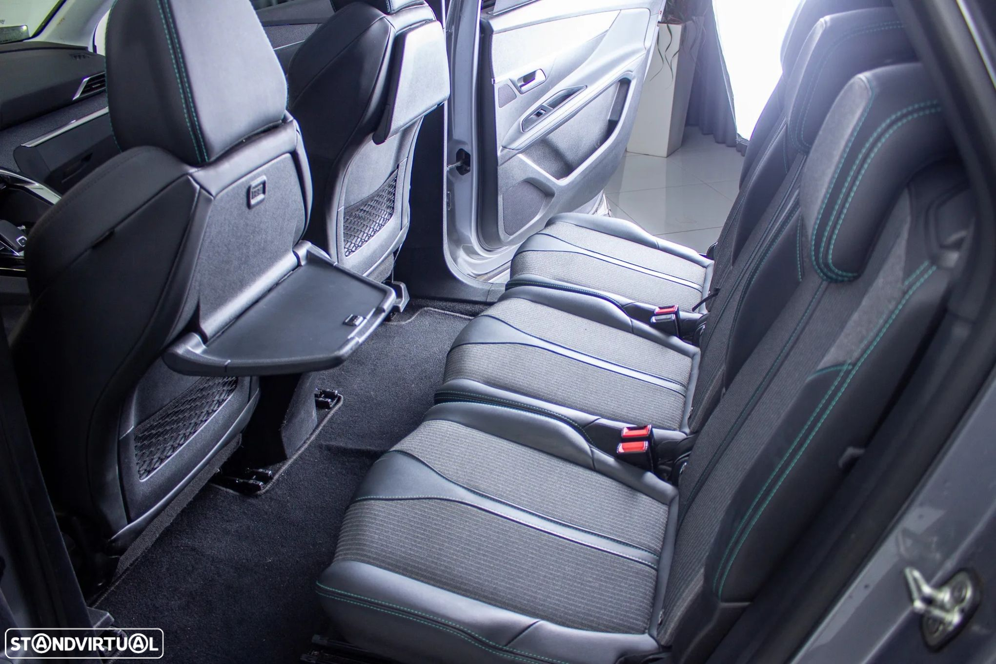 Peugeot 5008 1.2 PureTech Allure Pack EAT8 - 8