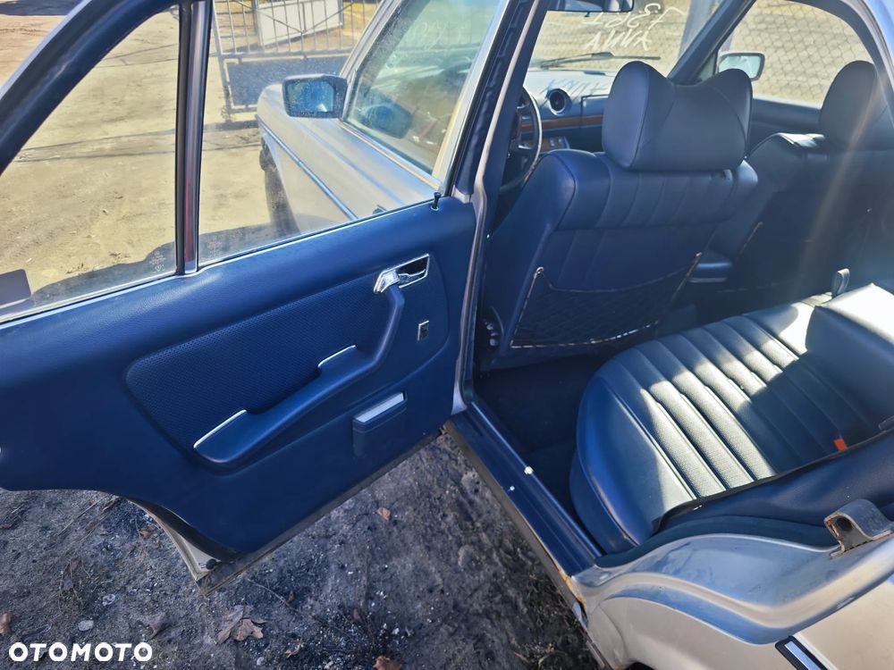 Mercedes-Benz W123 - 13