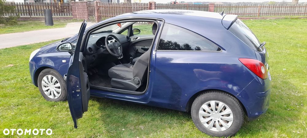 Opel Corsa 1.2 16V Essentia - 4
