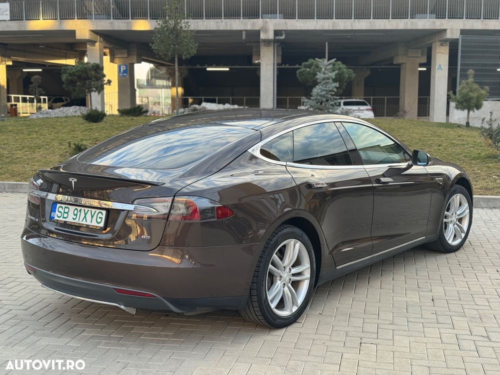 Tesla Model S Long Range - 4