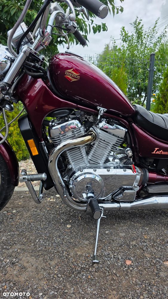 Suzuki Intruder - 12