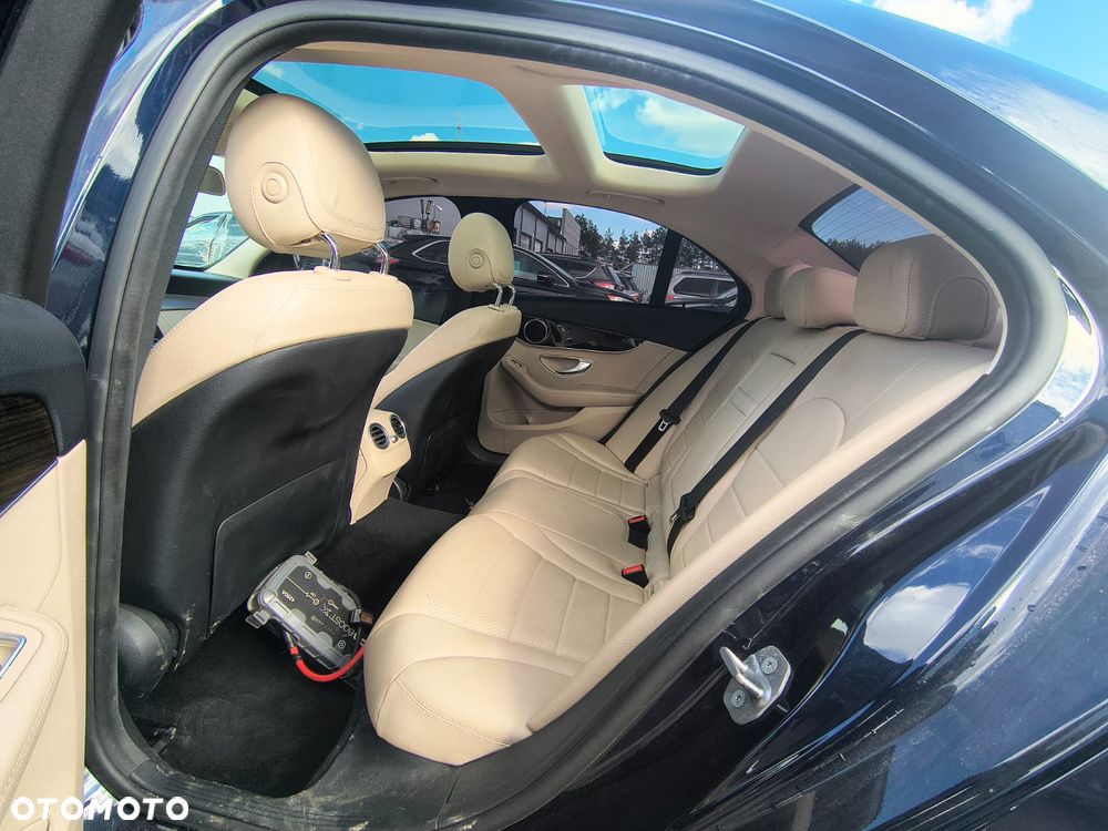 Mercedes-Benz Klasa C 300 4MATIC 9G-TRONIC - 14