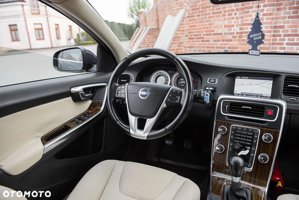 Volvo V60 D3 Summum - 29