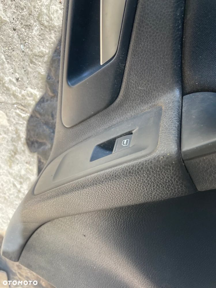 Volkswagen Golf VI Przód strona prawa Boczki drzwi - 4