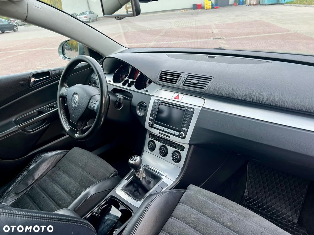 Volkswagen Passat - 23