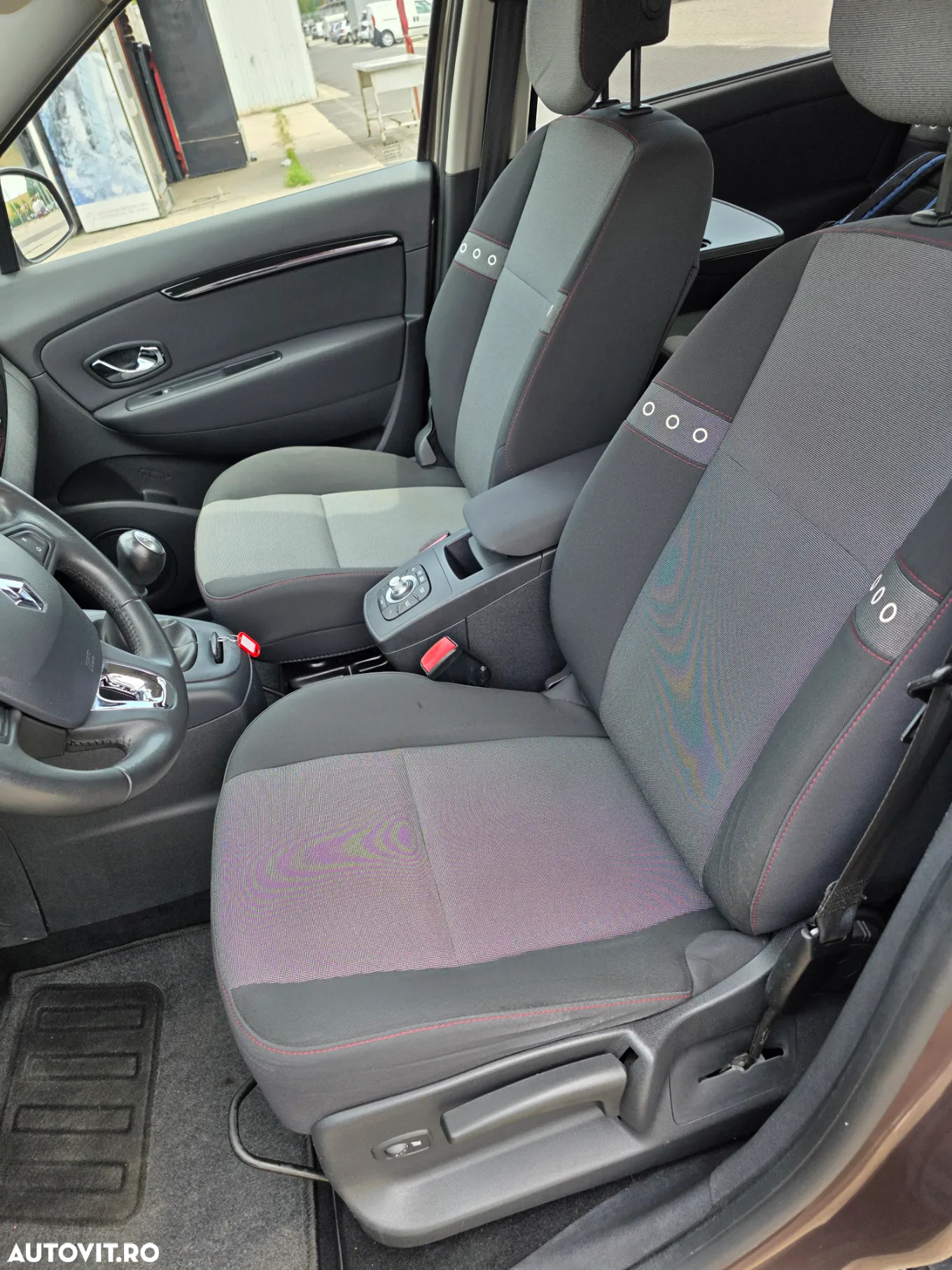 Renault Scenic ENERGY TCe 130 INTENS - 23