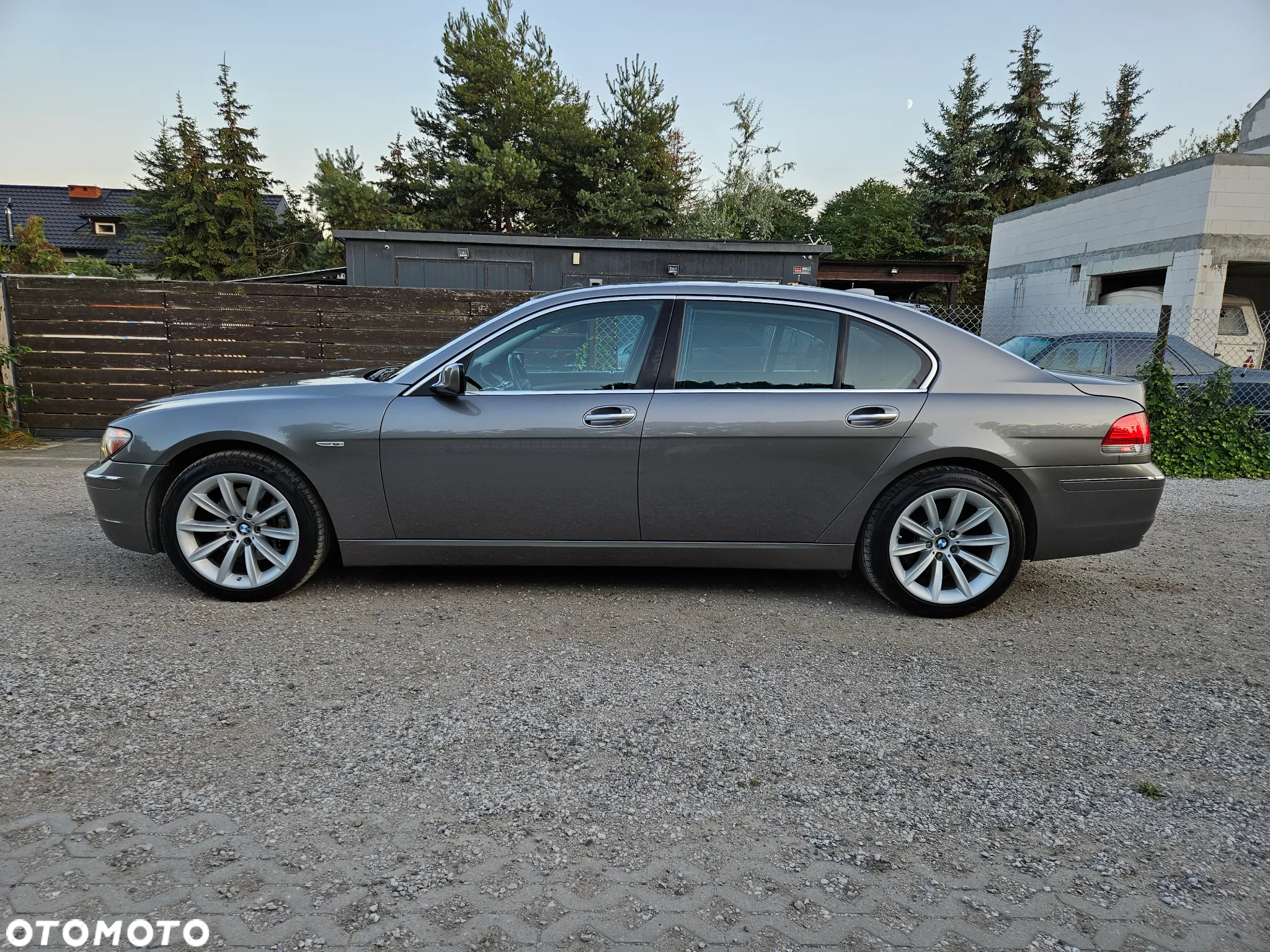 BMW Seria 7 750Li - 3