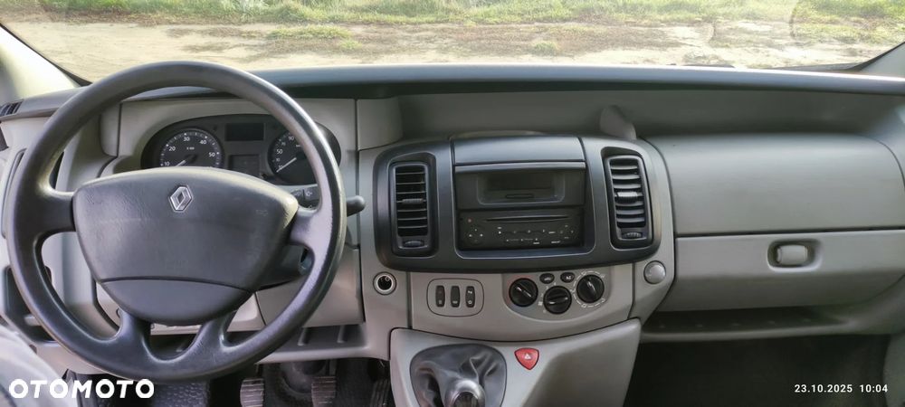 Renault Trafic - 17