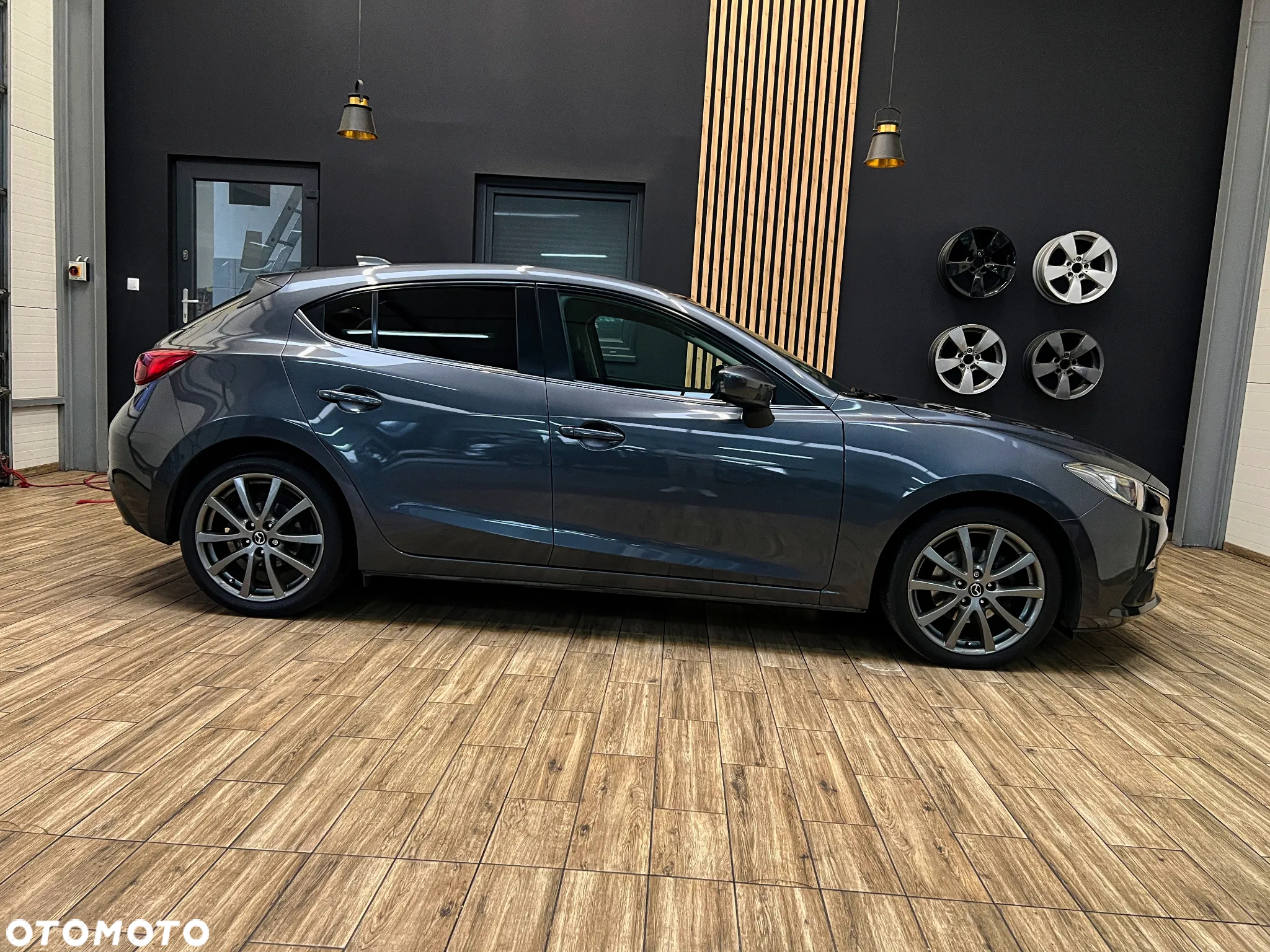 Mazda 3 - 5