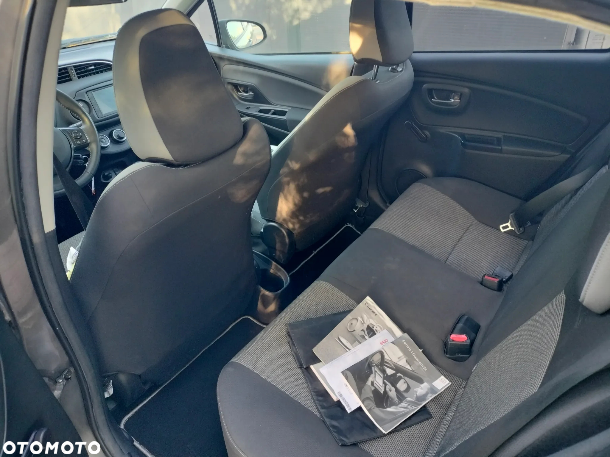 Toyota Yaris 1.5 Premium - 8