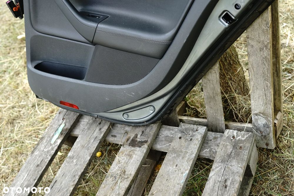 Drzwi tył tylne prawe VW Golf V 5d HB LA7T - 15