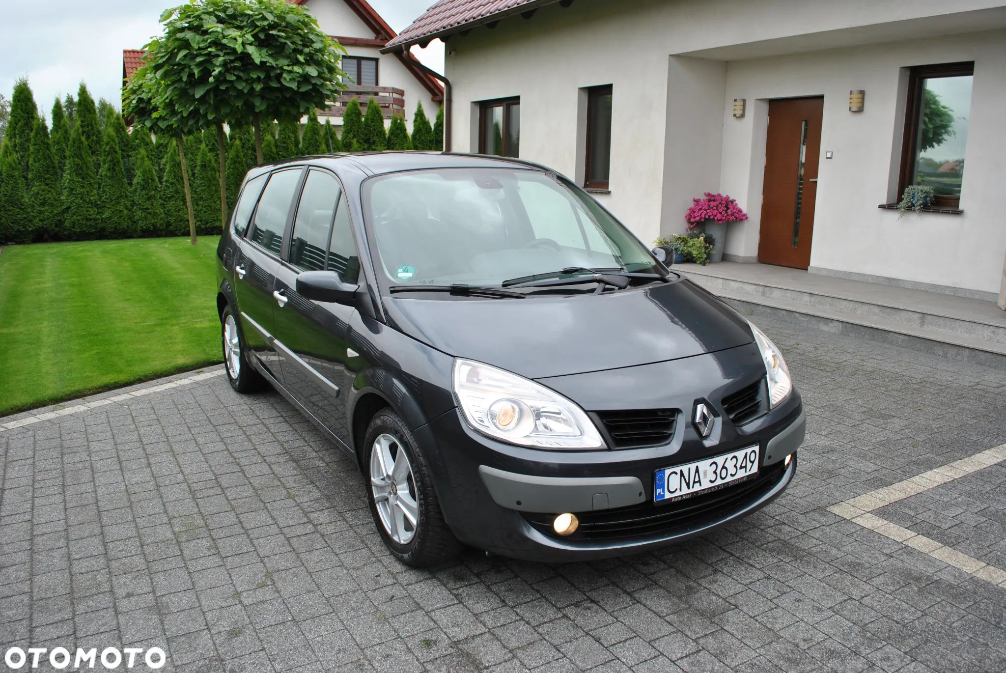 Renault Scenic 2.0 16V Confort Expression - 1