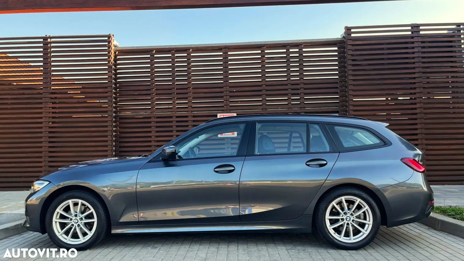 BMW Seria 3 320d Touring Aut. Sport Line - 7
