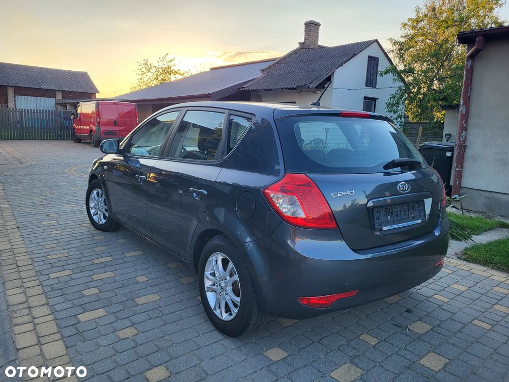 Kia Ceed 1.4 Comfort + - 19