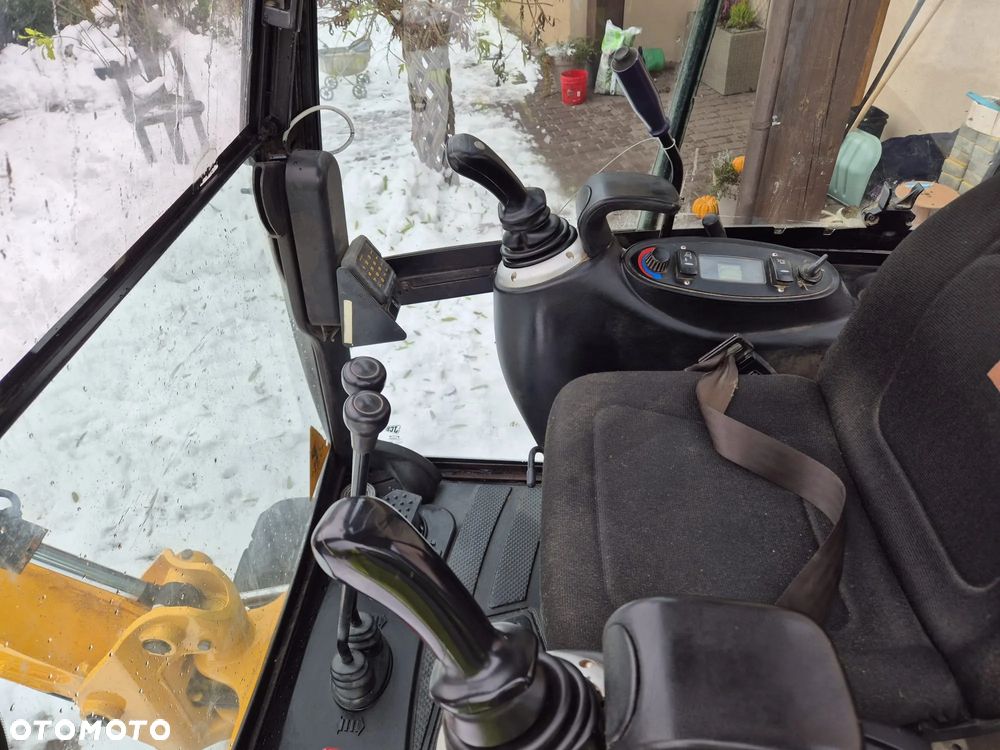 JCB 8018 - 2