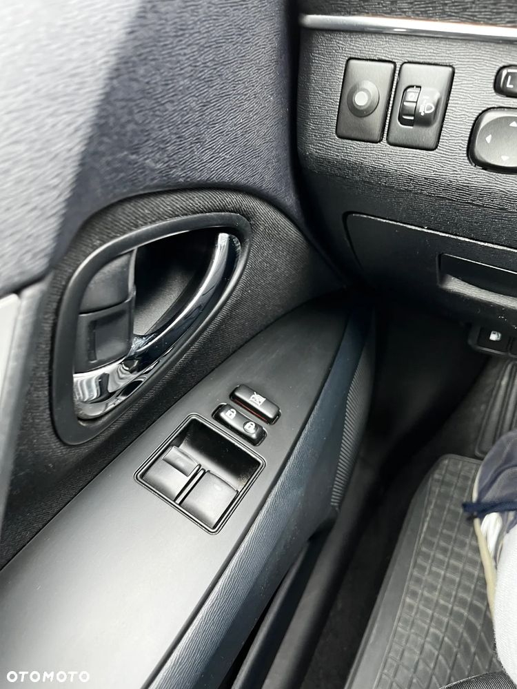 Toyota Avensis 2.0 D-4D Active - 14