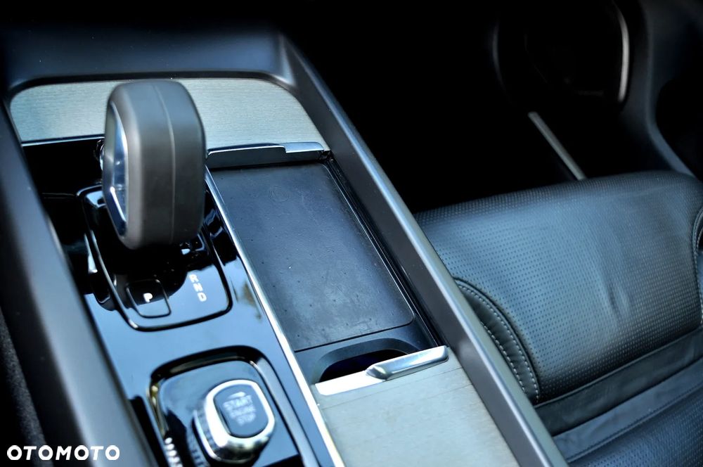 Volvo V60 Cross Country B4 D AWD Plus - 34