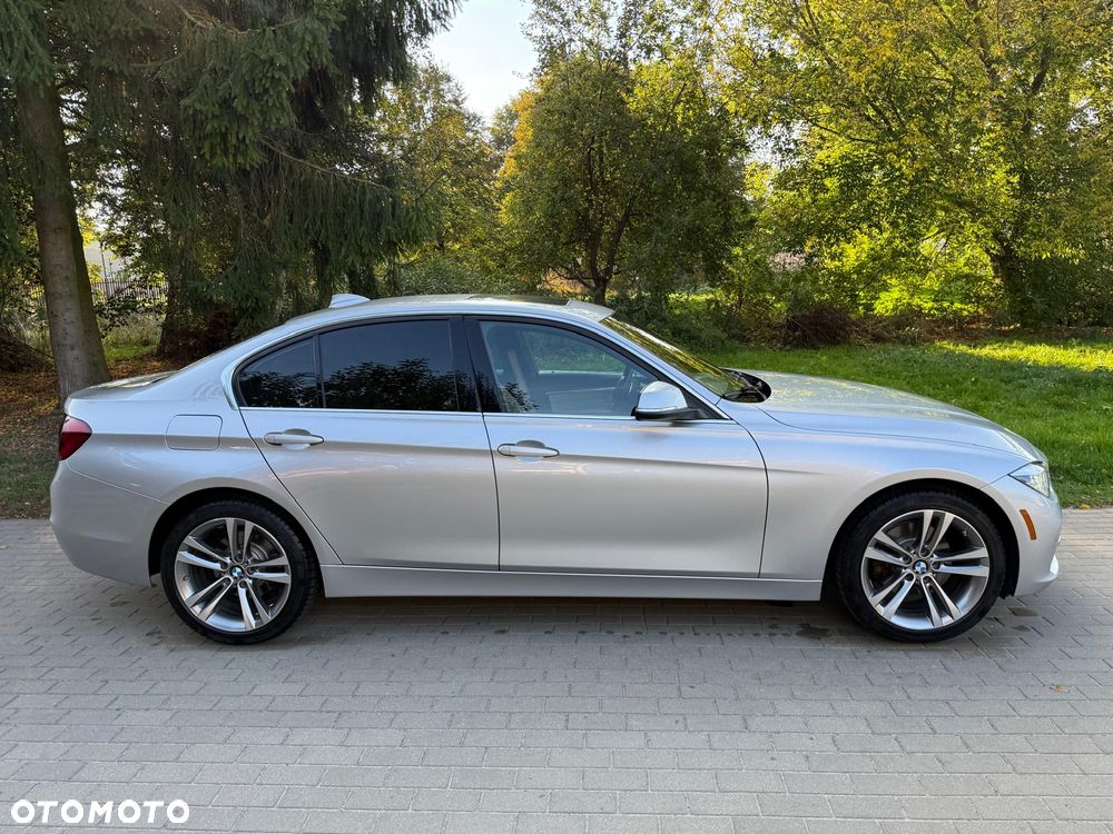 BMW Seria 3 330i - 8
